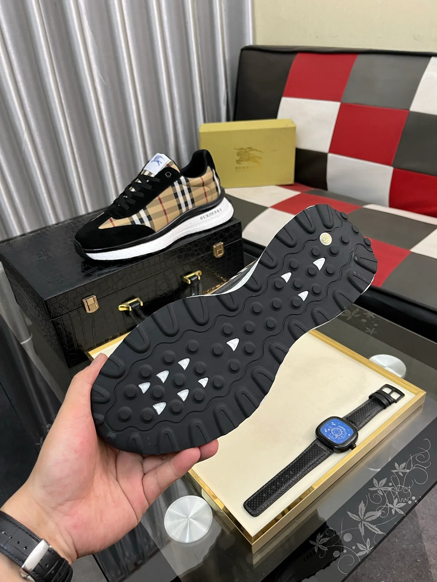Men's shoes 💰438⌚️⌚️[BURBERRY] Burberry's authentic original high-end casual shoes🇨🇳Exquisite craftsmanship, this fabric is made of high mercerized fabric💯top layer🐷leather lining, suitable for drivers to drive🌴Original wear-resistant rubber outsole, versatile style, worth owning🍓Sizes 38-442️⃣Colors available